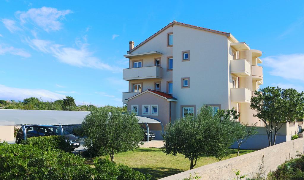 Bed & Breakfast Jugo Novalja Exterior foto