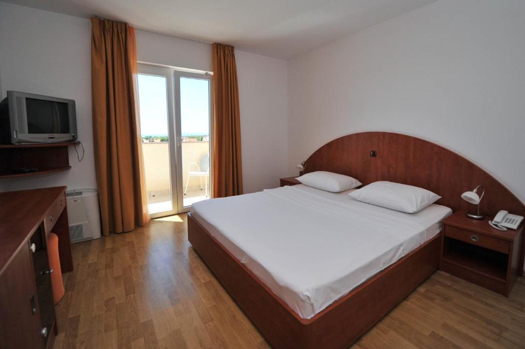 Bed & Breakfast Jugo Novalja Cameră foto